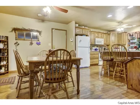 2433 Parkview, Springfield, IL 62704 photo 8