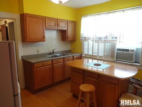 504 S Walnut St, Springfield, IL 62704 photo 11