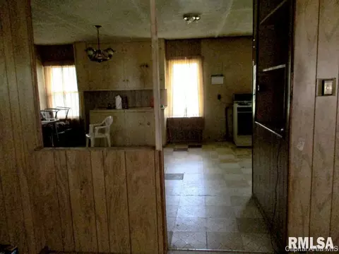 512 E Willard St, Wataga, IL 61488 photo 4
