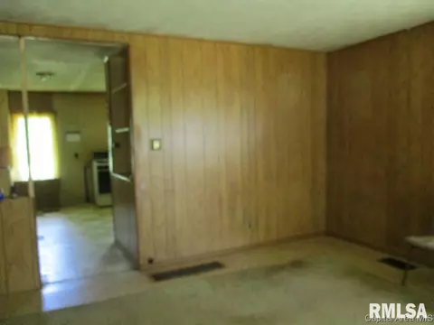 512 E Willard St, Wataga, IL 61488 photo 3