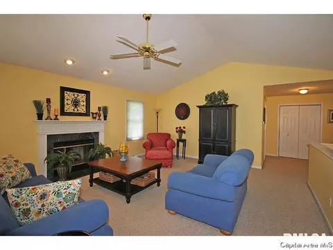 2104 Disar Dr, Springfield, IL 62711 photo 4