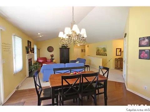 2104 Disar Dr, Springfield, IL 62711 photo 6