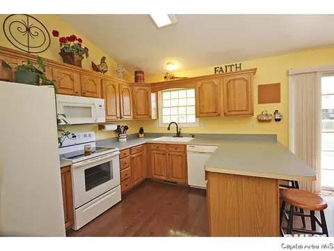 2104 Disar Dr, Springfield, IL 62711 photo 8