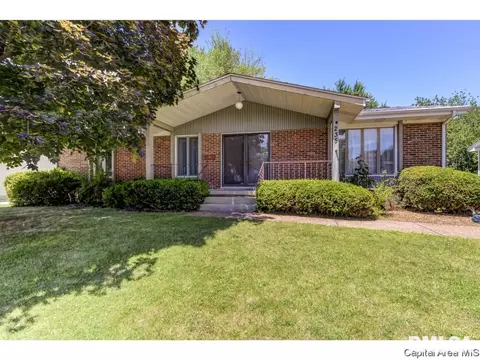 235 Nottingham Rd, Springfield, IL 62704 photo 2