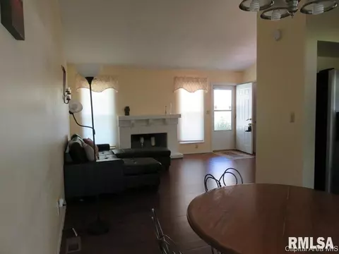 204 Glasgow Dr, Springfield, IL 62702 photo 12