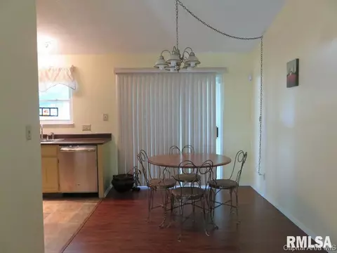204 Glasgow Dr, Springfield, IL 62702 photo 4