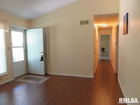 204 Glasgow Dr, Springfield, IL 62702 photo 9