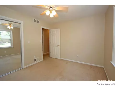 413 Barons Rd, Springfield, IL 62704 photo 5