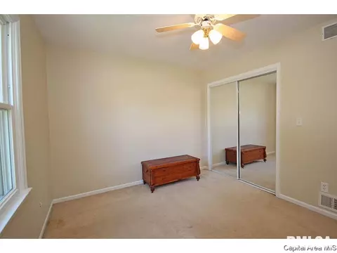 413 Barons Rd, Springfield, IL 62704 photo 4
