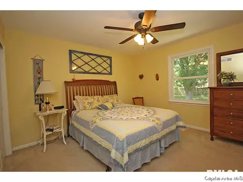 413 Barons Rd, Springfield, IL 62704 photo 2