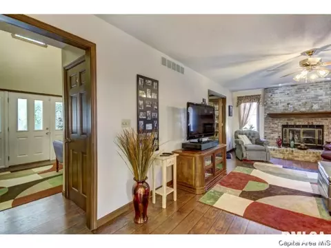 1716 Windycrest Dr, Springfield, IL 62704 photo 8