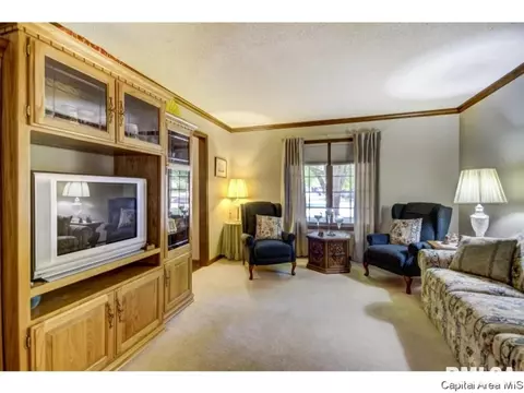 1716 Windycrest Dr, Springfield, IL 62704 photo 3