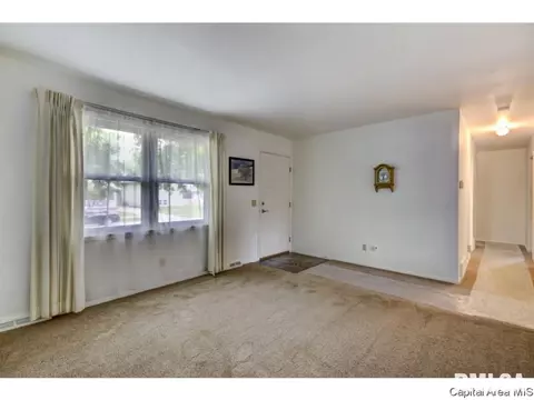 2560 Sandgate Rd, Springfield, IL 62702 photo 3