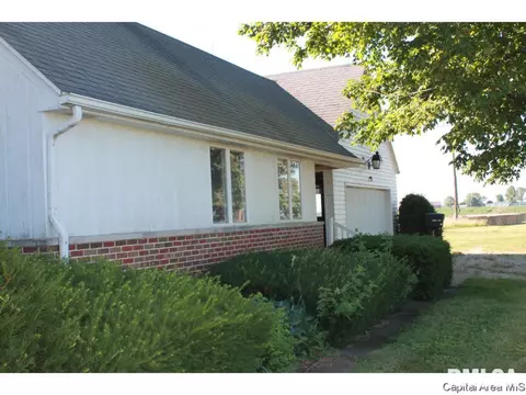 2221 140th Street St, Cameron, IL 61423 photo 3