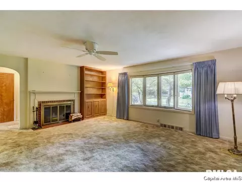 2130 Cardinal Dr, Springfield, IL 62704 photo 4