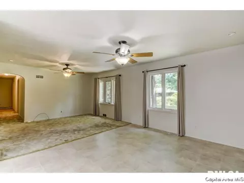2130 Cardinal Dr, Springfield, IL 62704 photo 9