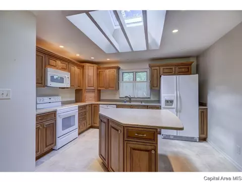 2130 Cardinal Dr, Springfield, IL 62704 photo 13