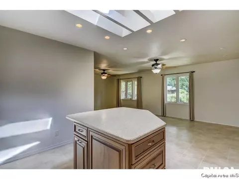 2130 Cardinal Dr, Springfield, IL 62704 photo 12