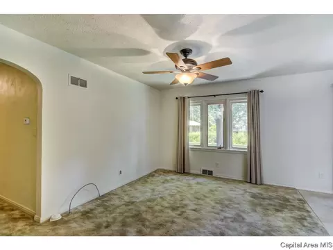 2130 Cardinal Dr, Springfield, IL 62704 photo 7