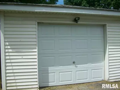 1323 Division St, Springfield, IL 62702 photo 4