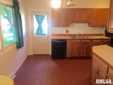 2129 Warwick, Springfield, IL 62704 photo 4