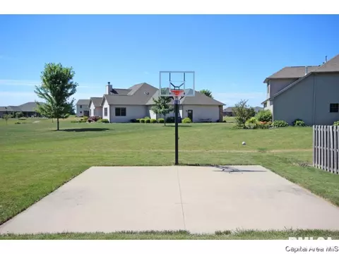 2000 Stonehaven, Chatham, IL 62629 photo 33