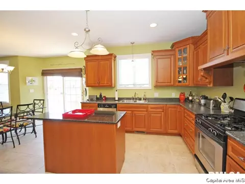 2000 Stonehaven, Chatham, IL 62629 photo 7