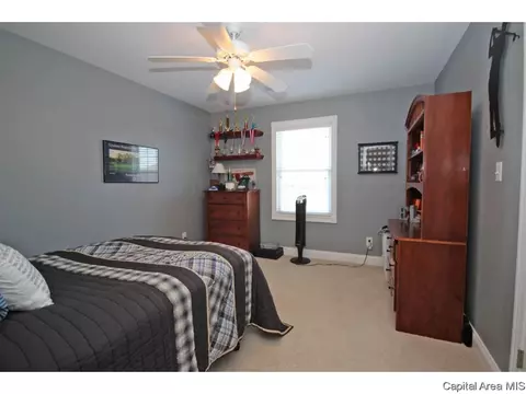 2000 Stonehaven, Chatham, IL 62629 photo 17