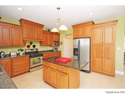 2000 Stonehaven, Chatham, IL 62629 photo 8