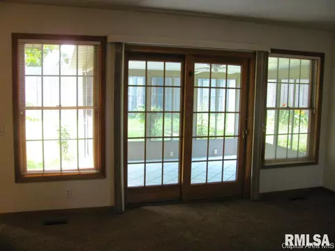 8025 W Outer Rd, Sherman, IL 62684 photo 14
