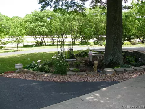 8025 W Outer Rd, Sherman, IL 62684 photo 21
