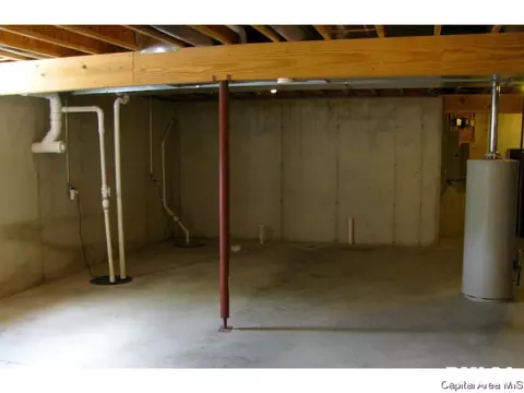8025 W Outer Rd, Sherman, IL 62684 photo 17