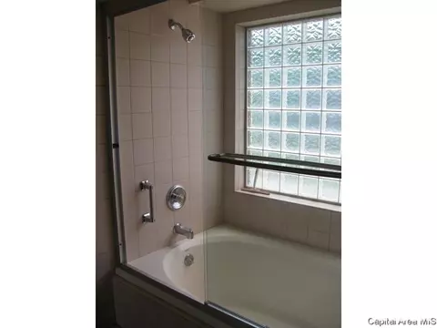 8025 W Outer Rd, Sherman, IL 62684 photo 12
