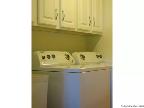 8025 W Outer Rd, Sherman, IL 62684 photo 6