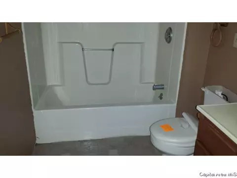 301 S 7th St, Benld, IL 62009 photo 9