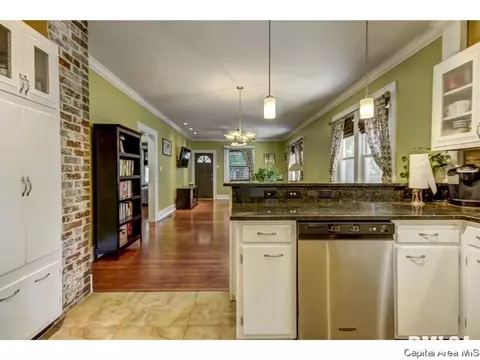 1901 S Douglas, Springfield, IL 62704 photo 12