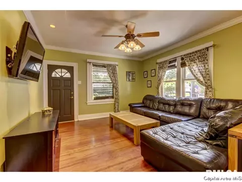 1901 S Douglas, Springfield, IL 62704 photo 9