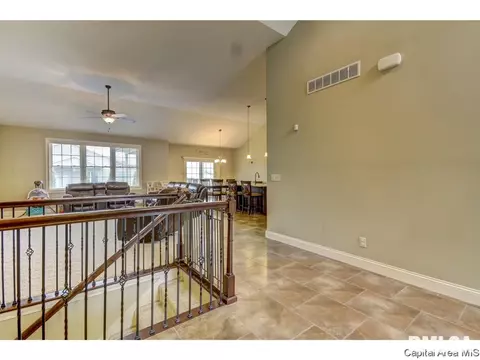 2713 Newcastle Ct, Springfield, IL 62712 photo 3