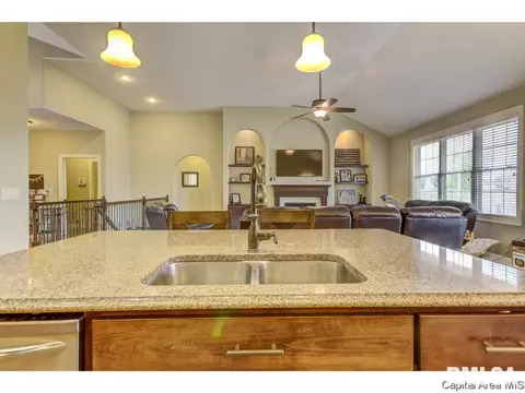2713 Newcastle Ct, Springfield, IL 62712 photo 12