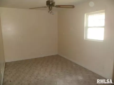 3322 Enos, Springfield, IL 62702 photo 2