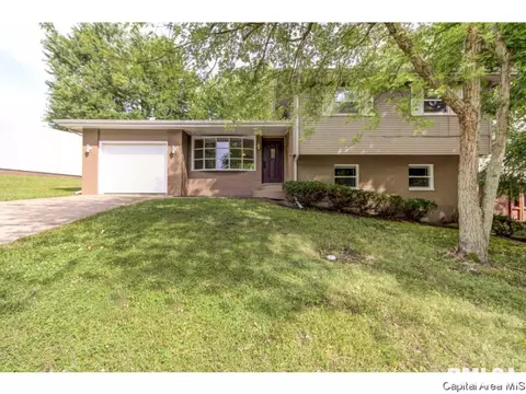 4 Pinto Dr, Springfield, IL 62702 photo 1