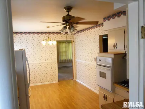 2068 N 5th, Springfield, IL 62702 photo 5
