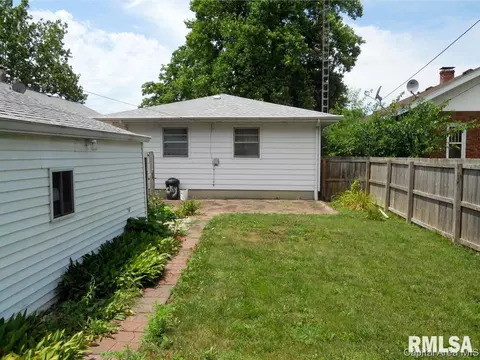 2068 N 5th, Springfield, IL 62702 photo 11
