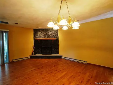 2225 Trowbridge Rd, Springfield, IL 62703 photo 4