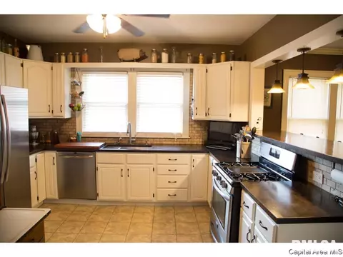 2045 S 4th St, Springfield, IL 62703 photo 14