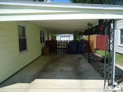 3025 Louise Ln, Springfield, IL 62702 photo 4