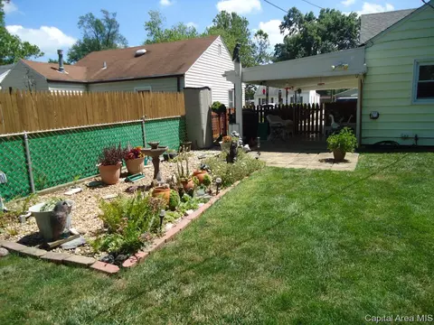 3025 Louise Ln, Springfield, IL 62702 photo 2