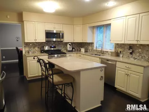 1609 Clearview Dr, Springfield, IL 62704 photo 6