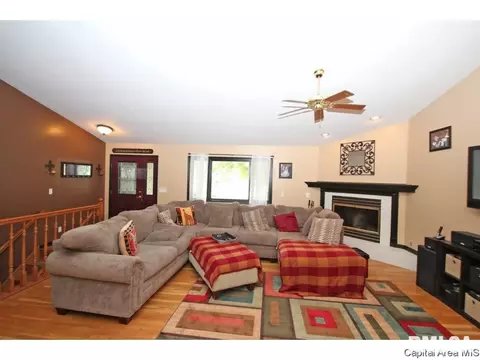 63 Buckhorn Dr, Springfield, IL 62707 photo 4