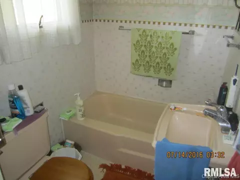 713 N 5th, Springfield, IL 62702 photo 8